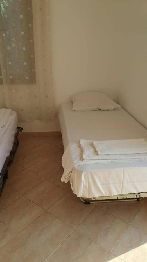 Mullaj Guest House Vlorë エクステリア 写真