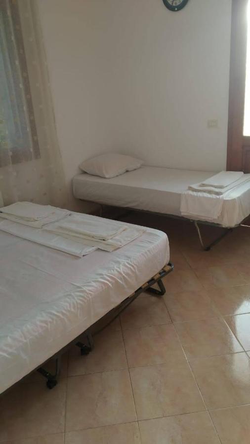 Mullaj Guest House Vlorë エクステリア 写真