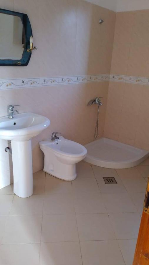 Mullaj Guest House Vlorë エクステリア 写真
