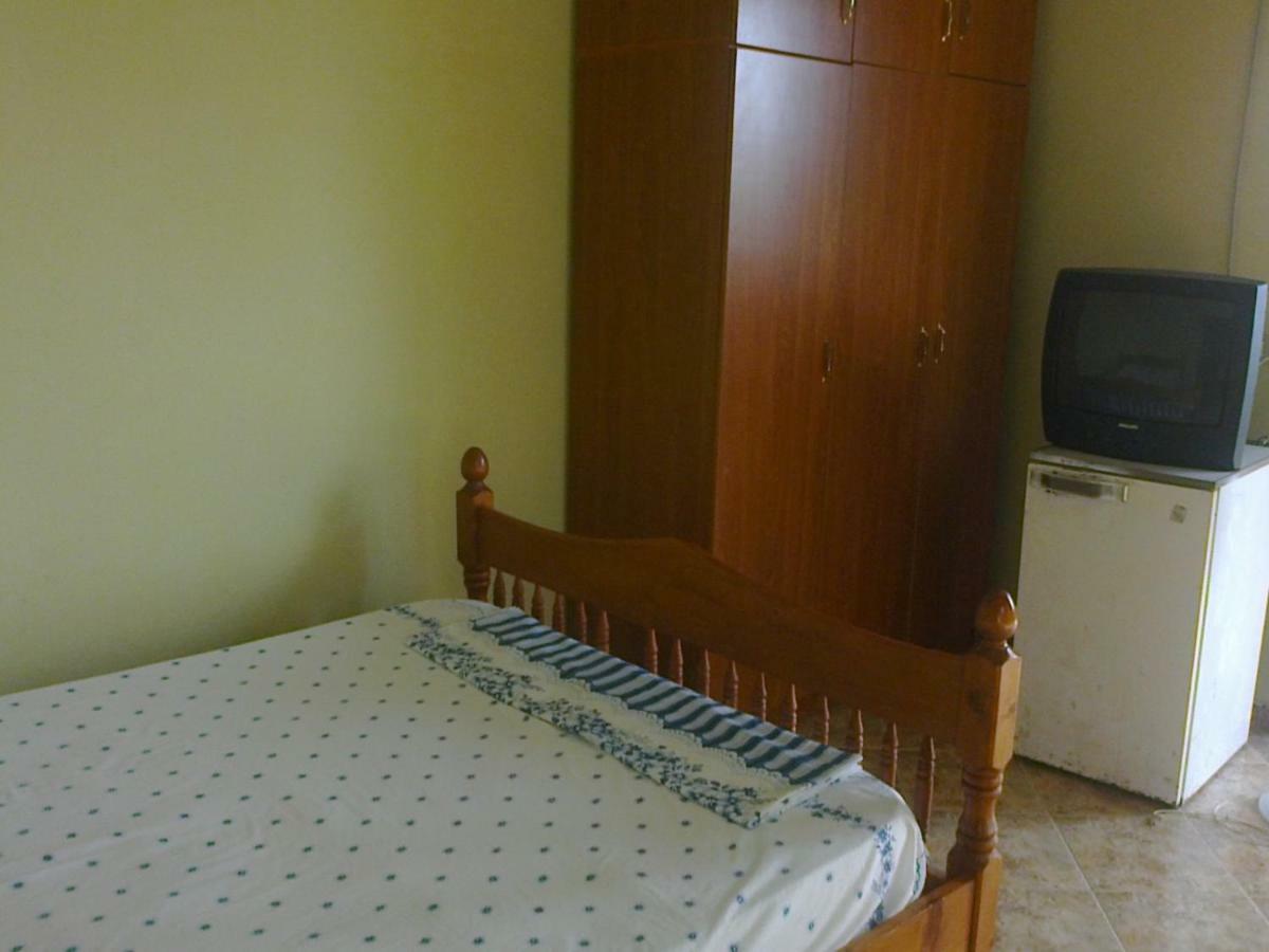 Mullaj Guest House Vlorë エクステリア 写真