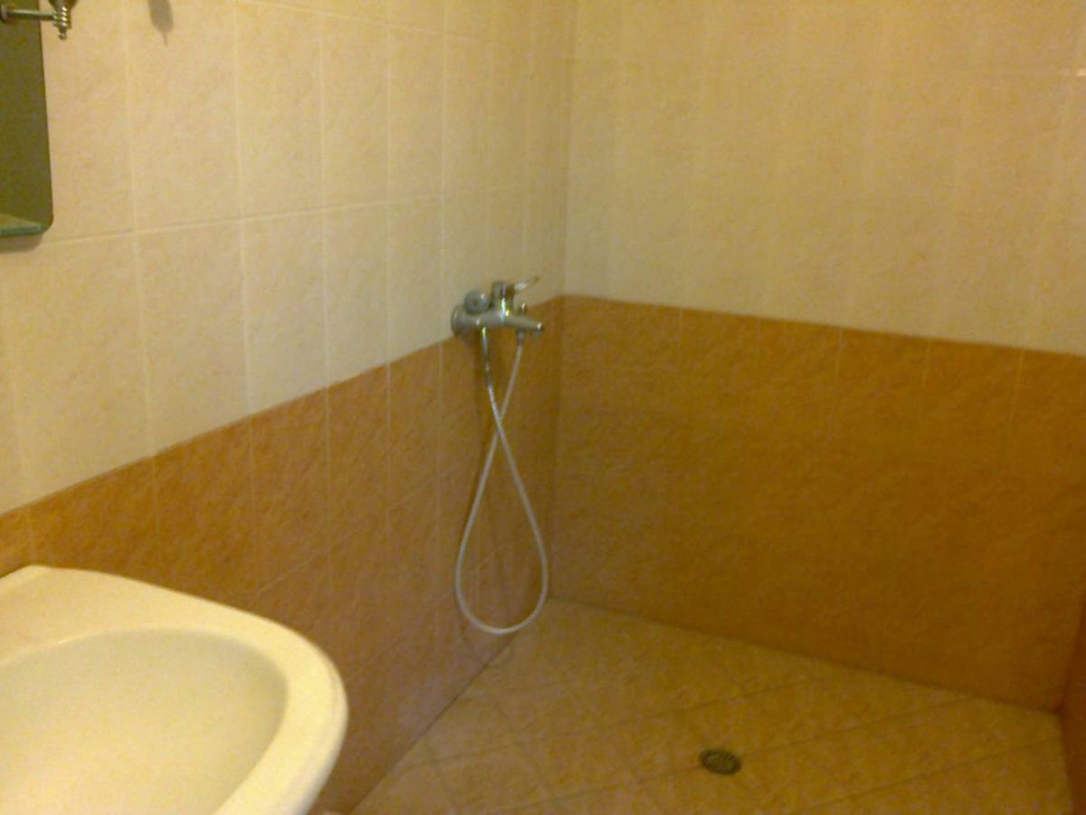 Mullaj Guest House Vlorë エクステリア 写真