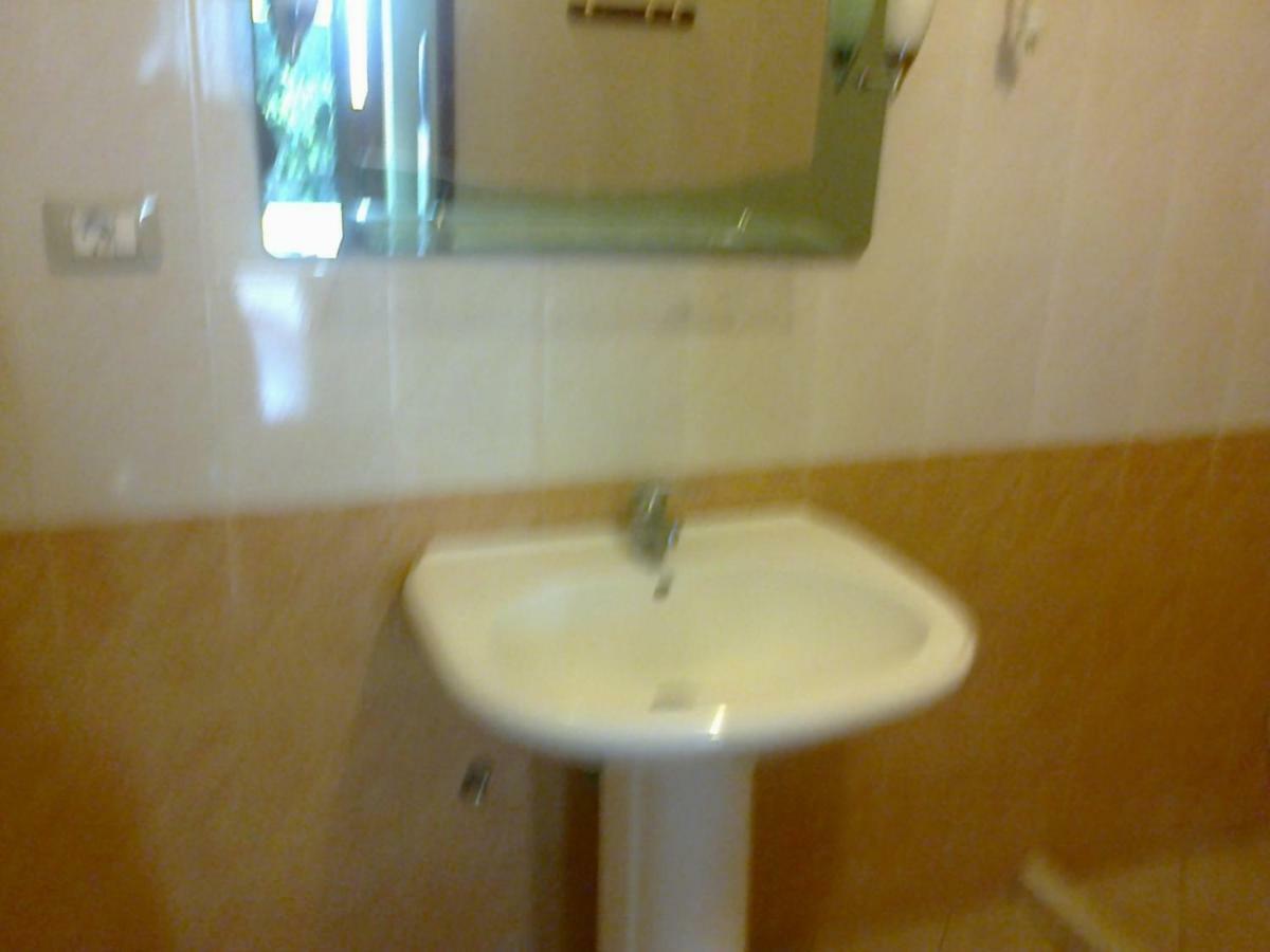 Mullaj Guest House Vlorë エクステリア 写真